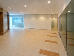 Parkway Centre (D15), Office #559478401